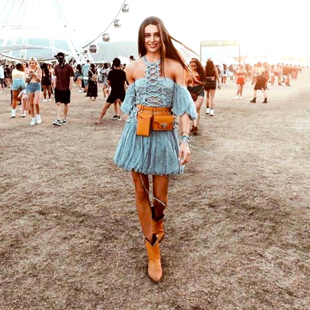 Sold 🤩Coachella is around the corner Frye vintage boots 5.5